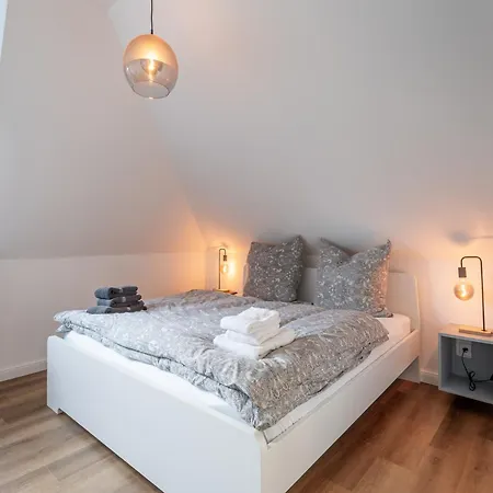 Doppelhaushaelfte In Сasa de vacaciones Tating