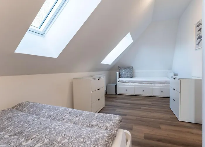 Doppelhaushaelfte In Casa de Férias