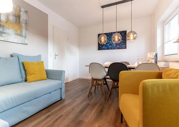 Doppelhaushaelfte In Casa de Férias