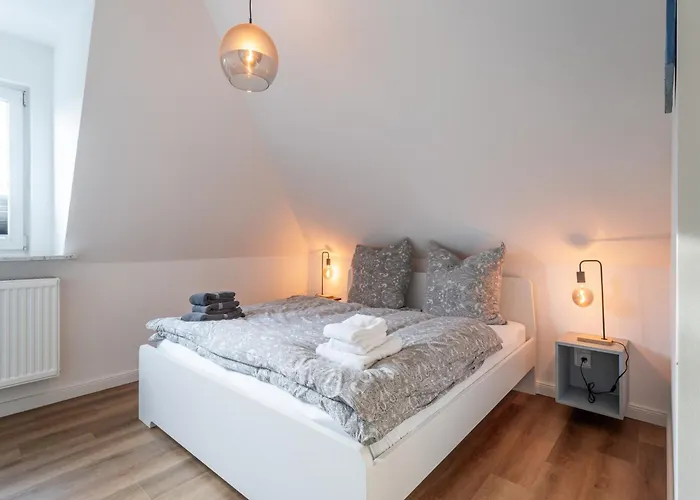 Doppelhaushaelfte In Casa de Férias Tating